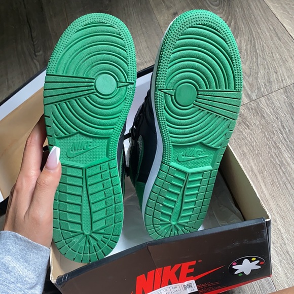 Jordan 1 Retro High OG - 6Y (7.5W) - New - Picture 9 of 9